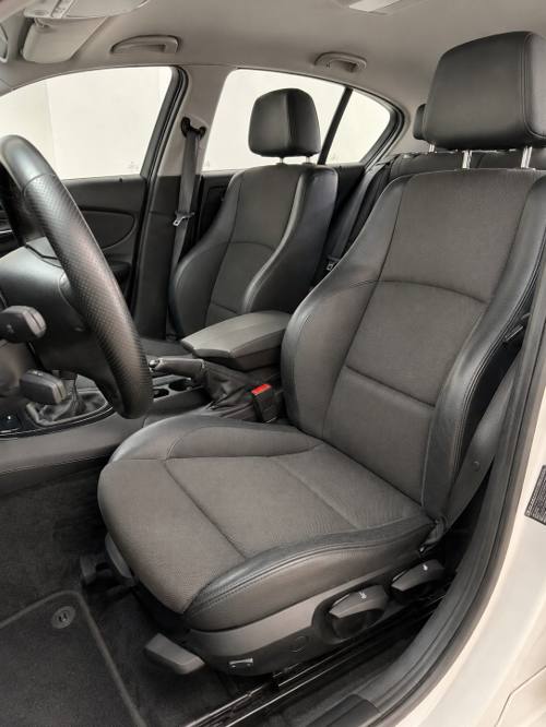 BMW Serie 1 116d 2011 – foto 8