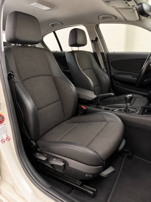 BMW Serie 1 116d 2011 – foto 9