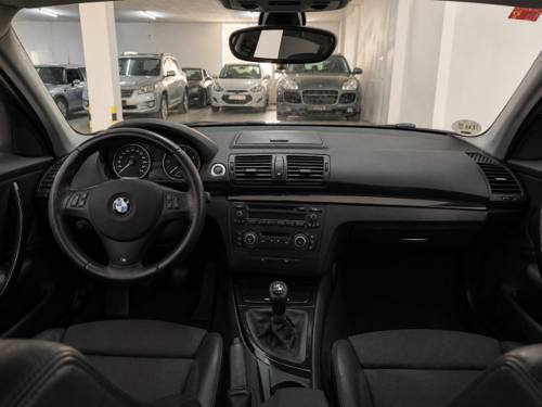 BMW Serie 1 116d 2011 – foto 11