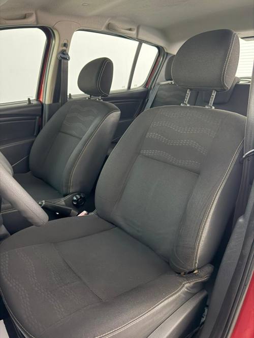 Dacia Sandero Stepway 1.5 dCi 2011 – foto 6